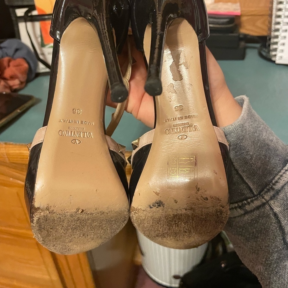 VALENTINO ROCKSTUD PLATFORM PEEP TOE HEELS - Picture 10 of 10
